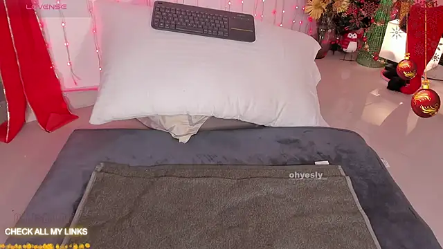 ohyesly  online show from December 23, 10:08 am