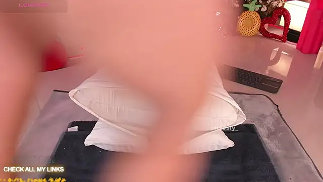 ohyesly  online show from February 28, 10:47 am