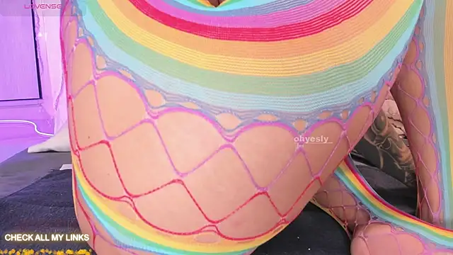 ohyesly  online show from June 24, 10:03 am