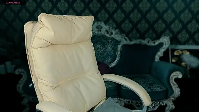 Daphne Moss online show from February 28, 2:16 pm