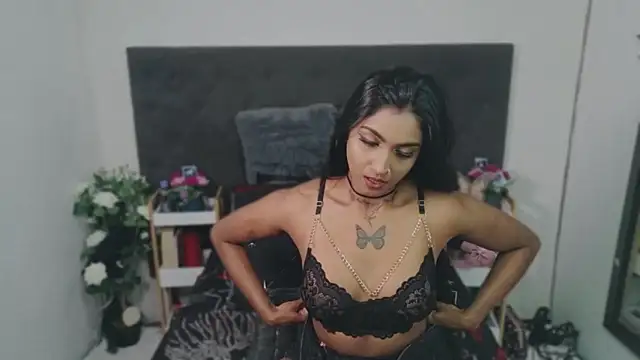 Delilah Blazee online show from June 18, 7:41 pm