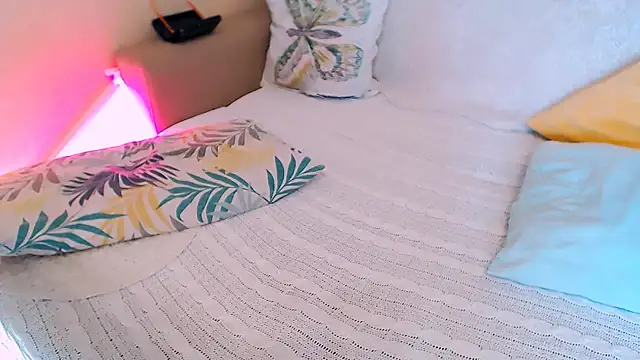 OLIVIA CANDY online show from August 3, 9:04 am