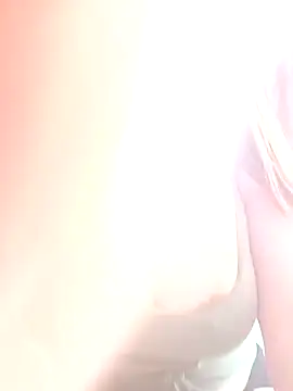 LeilaSaint online show from July 6, 7:35 am