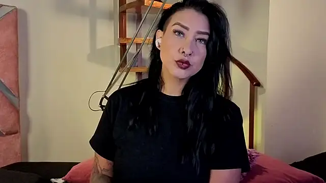  kelly hous36 online show from June 19, 1:03 pm