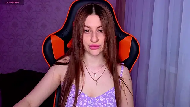 Elishka  online show from May 10, 6:21 pm
