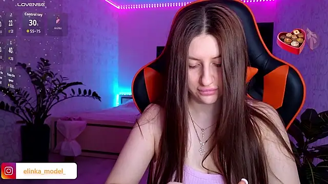 Elishka  online show from February 15, 8:30 pm