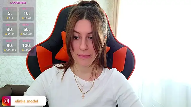 Elishka  online show from May 3, 7:01 am