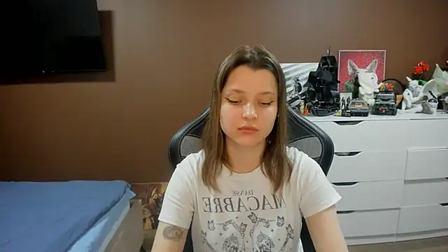 SoniNesti online show from July 7, 3:04 pm