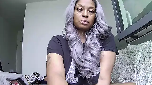 MSweetLindaParks online show from June 23, 3:32 pm