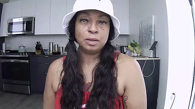 MSweetLindaParks online show from July 21, 5:46 pm