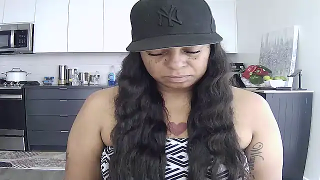 MSweetLindaParks online show from August 5, 2:34 pm