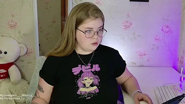 sinnamon  online show from October 7, 6:01 pm