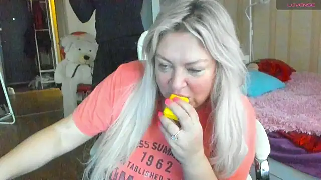 PamHardFuck online show from November 9, 10:55 am