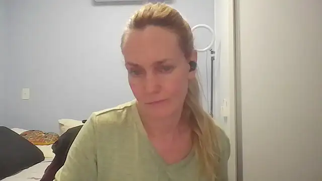 Annylove1 online show from August 1, 12:23 am