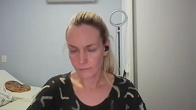 Annylove1 online show from February 8, 12:36 am