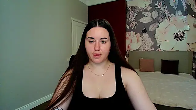 Roxie Bradley online show from June 24, 5:50 am