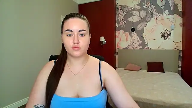 Roxie Bradley online show from June 9, 5:51 am
