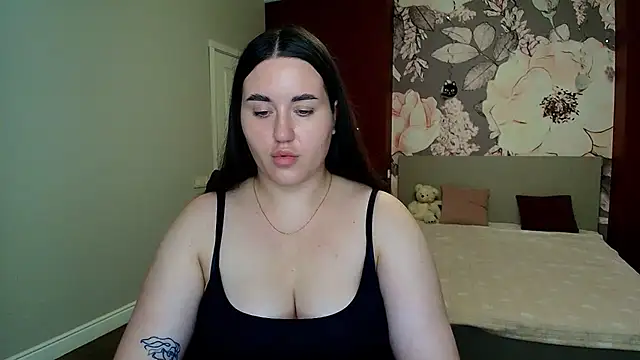 Roxie Bradley online show from July 21, 5:52 am