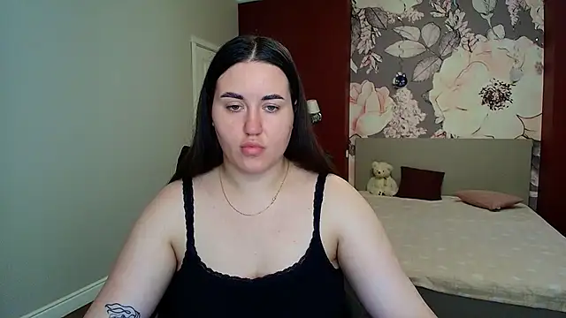 Roxie Bradley online show from July 15, 5:45 am