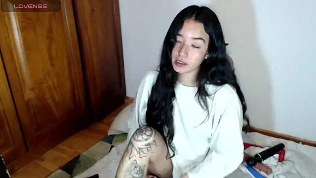 Snapshot of cat_salo chatting on October 5, 2:38 am cat salo online show from October 5, 2:38 am