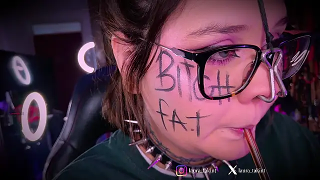 Laura takint online show from March 19, 9:19 pm