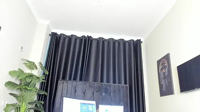 naughty bigass online show from December 3, 4:26 am