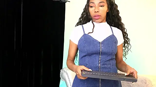 Snapshot of Valeriestyle chatting on October 2, 4:06 am Valeriestyle online show from October 2, 4:06 am