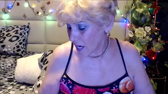 HappyWomanOn online show from November 13, 7:13 pm