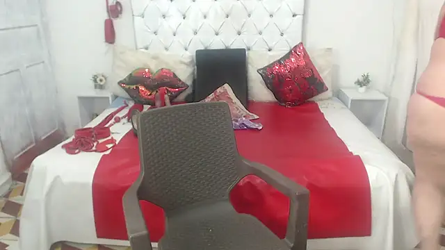 Sweetbigcatt online show from July 31, 9:38 pm