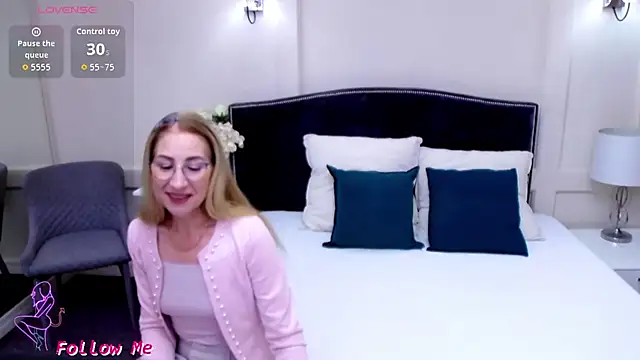 FoxyRamona online show from July 7, 6:47 am