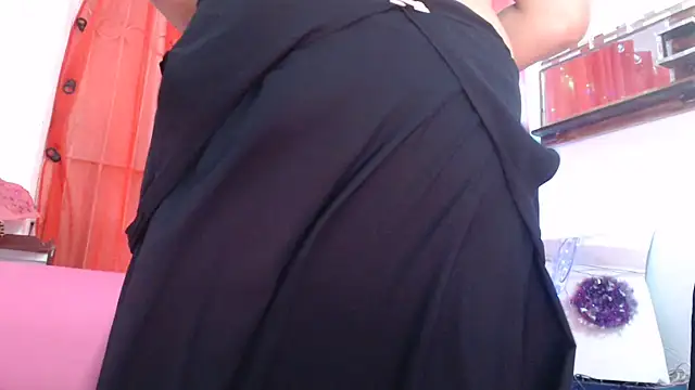 heyline milf online show from June 19, 8:12 pm