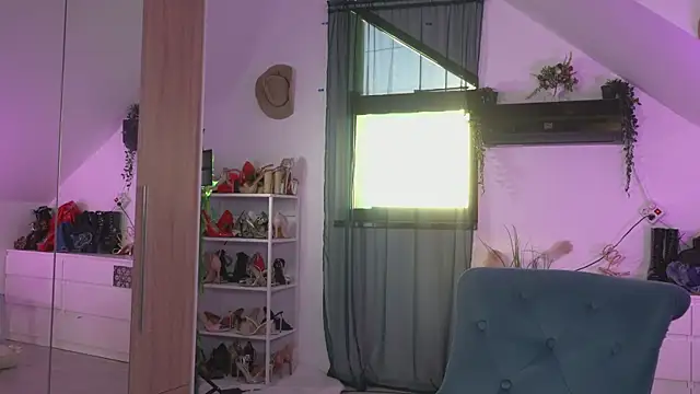 Amaliamour online show from April 28, 3:43 am