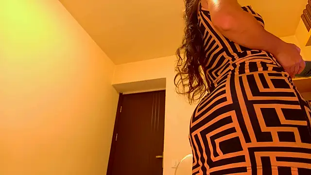 purpleariellx online show from July 6, 10:45 pm