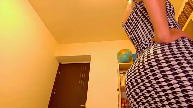 purpleariellx online show from June 27, 11:55 pm