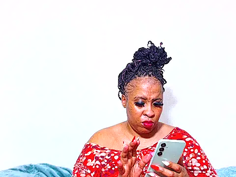 Snapshot of Ebonylovelyx chatting on October 20, 2:25 am Ebonylovelyx online show from October 20, 2:25 am