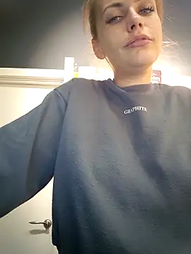 Keli Jessi online show from October 3, 5:40 pm