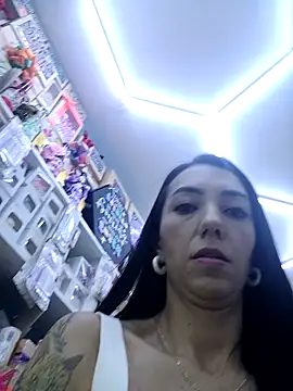 LunaZambrano online show from February 28, 7:02 pm