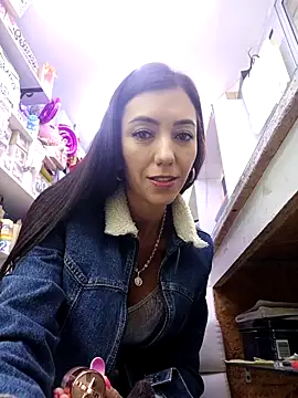 LunaZambrano online show from May 2, 5:05 pm