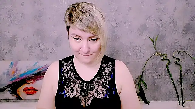 Djullia online show from May 3, 6:28 am