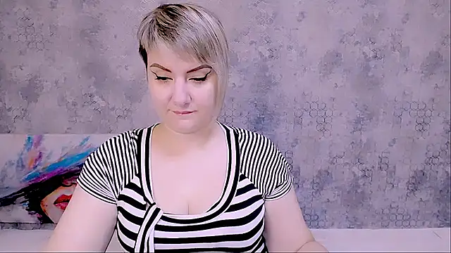 Snapshot of Djullia chatting on September 25, 5:17 am Djullia online show from September 25, 5:17 am