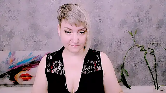 Djullia online show from July 2, 6:08 am