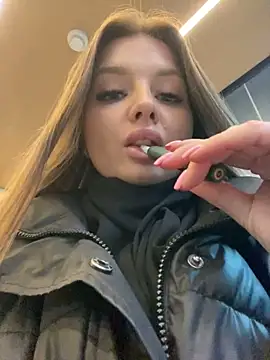 KrisMagnoly online show from November 16, 4:18 pm