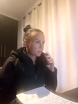 MrsBunnyBum online show from April 21, 6:42 am