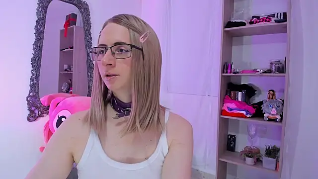 KimberlyJohnsoon online show from January 18, 5:09 pm