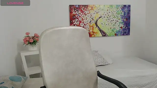tania sweet   online show from June 11, 6:05 pm