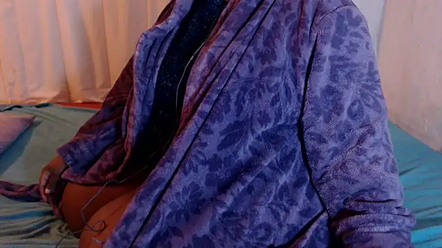 XXEBONYTEAZERXX online show from July 18, 4:20 pm