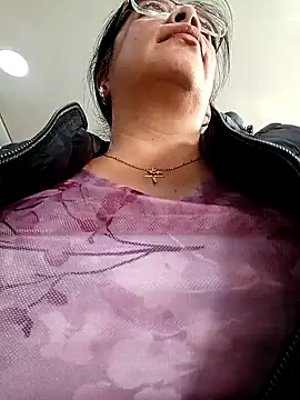   valentina18 online show from July 28, 8:23 pm