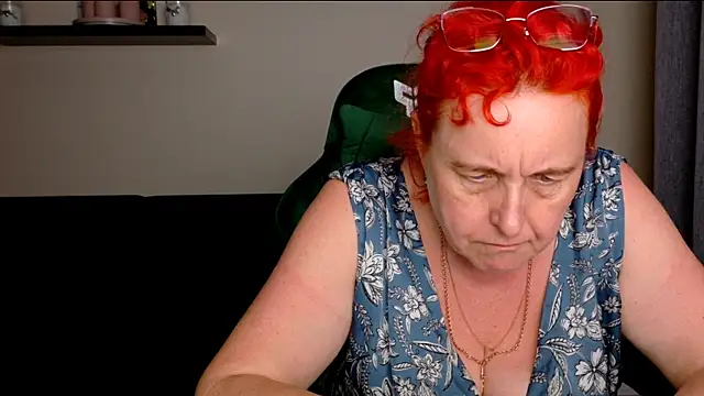 JoannaAndNeighbour online show from July 31, 1:01 pm