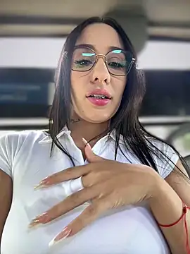 Snapshot of __IRIS__ chatting on October 21, 1:59 pm IRIS online show from October 21, 1:59 pm