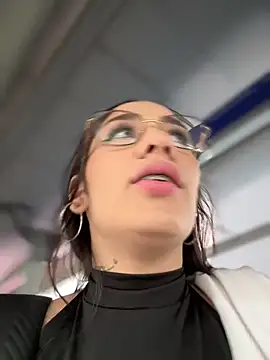 Snapshot of __IRIS__ chatting on September 18, 2:48 pm IRIS online show from September 18, 2:48 pm